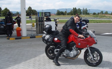 Kde všetci tankujú, ja sa nudím :) Kde všetci tankujú, ja sa nudím :)