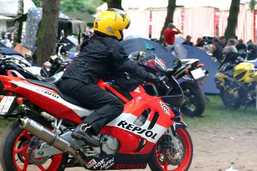 Takže sa stretneme budúcu sezónu na cestách. Takže sa stretneme budúcu sezónu na cestách.