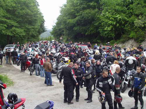 Na parkovisko sme sa nevošli všetci Na parkovisko sme sa nevošli všetci