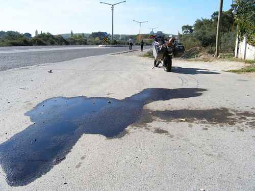 Vytečený benzín Vytečený benzín